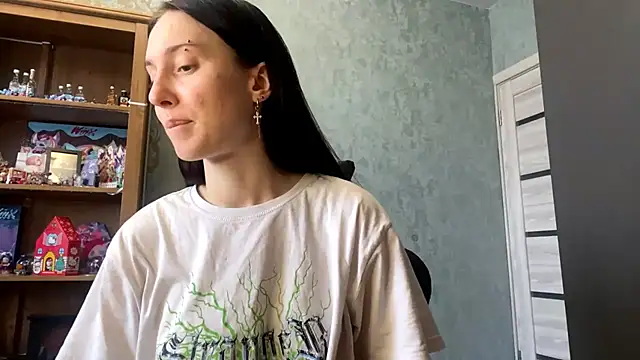 Snapshot of CyberAIice chatting on December 2025 09:07:01 AM CyberAIice online show from December 2025 09:07:01 AM