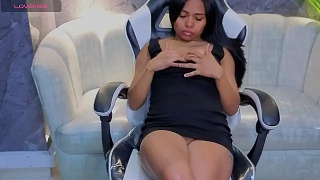 Snapshot of Sofia_Tx_ chatting on December 2025 12:54:01 PM Sofia Tx online show from December 2025 12:54:01 PM