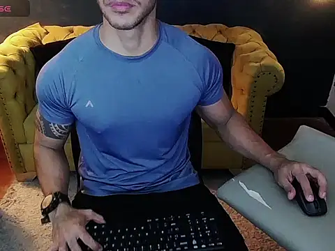 Snapshot of tayler_luke chatting on December 2025 01:13:01 AM tayler luke online show from December 2025 01:13:01 AM