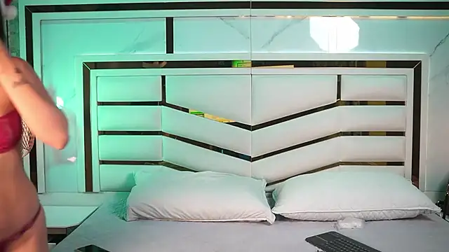 Snapshot of luciana_agudelo chatting on December 2025 07:19:02 PM luciana agudelo online show from December 2025 07:19:02 PM