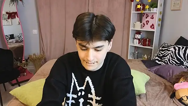 Snapshot of kevinhunter_ chatting on December 2025 07:53:02 PM kevinhunter online show from December 2025 07:53:02 PM