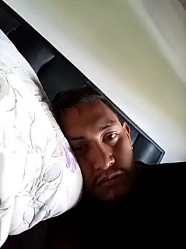 Minnie2013Mickey online show from December 2025 07:10:01 PM