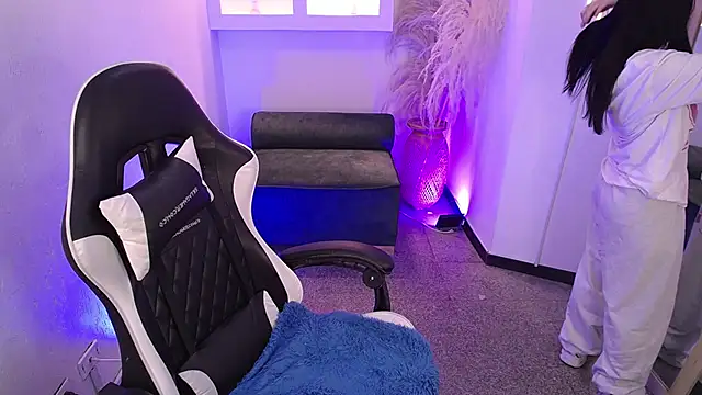 Snapshot of vallolett chatting on December 2025 09:20:02 PM vallolett online show from December 2025 09:20:02 PM