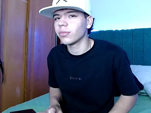 Snapshot of Lincon_Ale chatting on December 2025 08:28:02 PM Lincon Ale online show from December 2025 08:28:02 PM