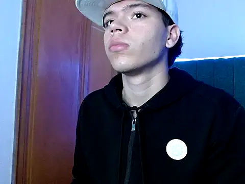 Snapshot of Lincon_Ale chatting on December 2025 09:00:01 PM Lincon Ale online show from December 2025 09:00:01 PM