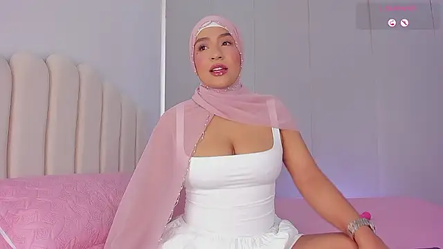 Amira-Zahra online show from March 2026 03:41:01 PM