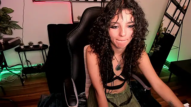 Snapshot of gummo_ chatting on February 2026 08:45:02 PM gummo online show from February 2026 08:45:02 PM