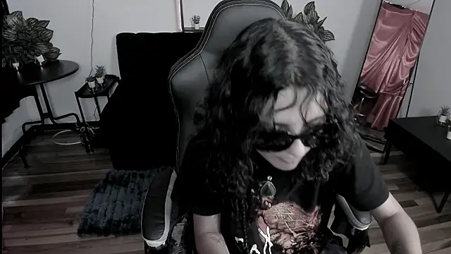 Snapshot of gummo_ chatting on February 2026 08:15:01 PM gummo online show from February 2026 08:15:01 PM