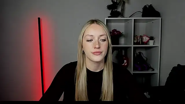 EvelynBlond online show from July 2026 12:46:02 PM