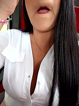 Layla-daring online show from January 2026 08:18:02 PM