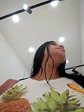 Snapshot of Layla-daring chatting on March 2026 06:14:01 PM Layla-daring online show from March 2026 06:14:01 PM