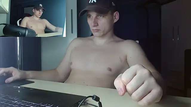 Snapshot of Poliglotjoe1 chatting on December 2025 05:40:02 PM Poliglotjoe1 online show from December 2025 05:40:02 PM