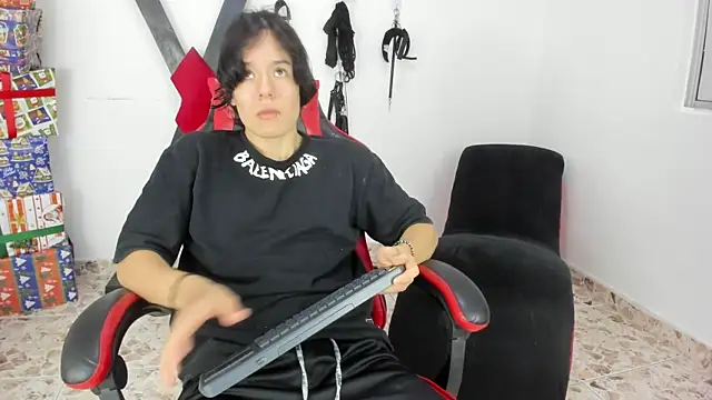 Kenai Lavis online show from December 2025 08:16:02 PM