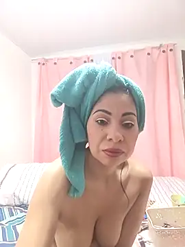 Snapshot of sarasol22 chatting on November 2025 08:19:01 PM sarasol22 online show from November 2025 08:19:01 PM