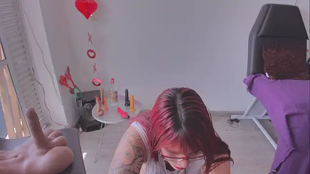 Snapshot of Charlotte1Demony chatting on November 2025 03:58:01 PM Charlotte1Demony online show from November 2025 03:58:01 PM