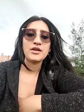 Snapshot of Marilyn_1-2 chatting on December 2025 09:20:01 PM Marilyn 1-2 online show from December 2025 09:20:01 PM