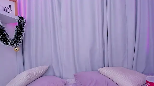 Snapshot of emmyheart7 chatting on December 2025 03:45:02 AM emmyheart7 online show from December 2025 03:45:02 AM