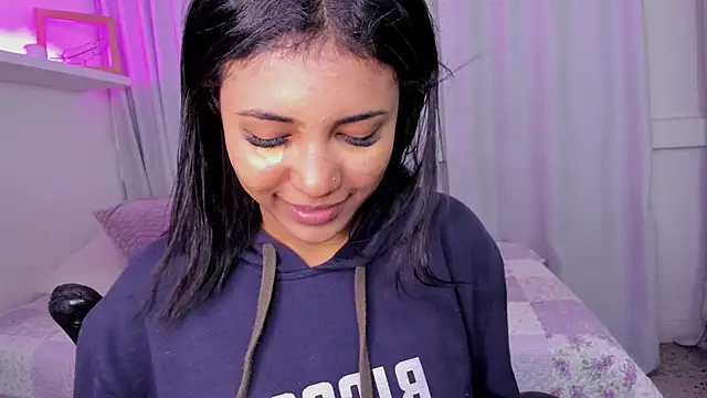 Snapshot of emmyheart7 chatting on January 2026 03:45:02 AM emmyheart7 online show from January 2026 03:45:02 AM