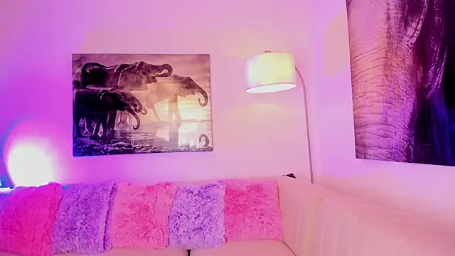 Snapshot of emmyheart7 chatting on February 2026 03:44:02 AM emmyheart7 online show from February 2026 03:44:02 AM