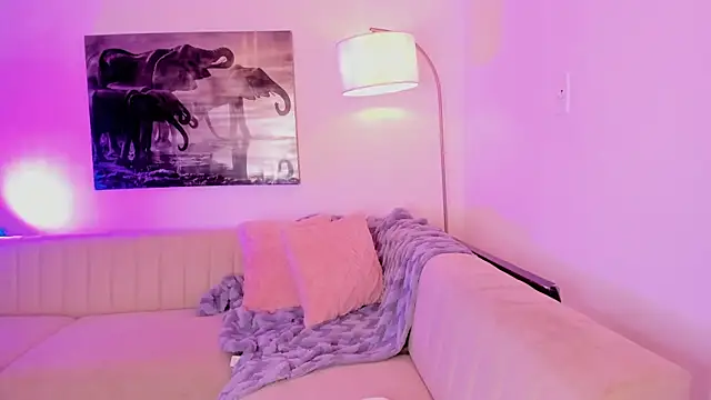 Snapshot of emmyheart7 chatting on February 2026 04:02:01 AM emmyheart7 online show from February 2026 04:02:01 AM