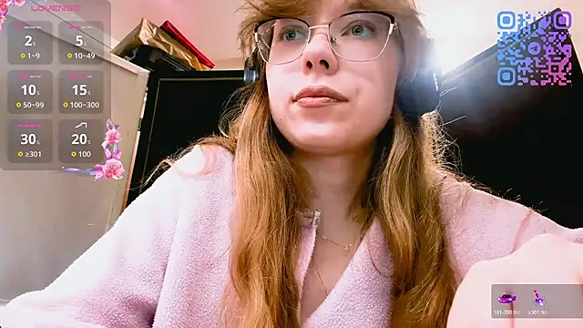 Snapshot of LouettaTornese chatting on December 2025 11:04:02 AM LouettaTornese online show from December 2025 11:04:02 AM