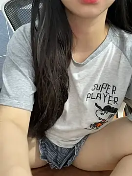 Snapshot of XndSeraphina chatting on February 2026 09:37:02 AM XndSeraphina online show from February 2026 09:37:02 AM