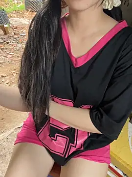 Snapshot of XndSeraphina chatting on February 2026 05:06:02 AM XndSeraphina online show from February 2026 05:06:02 AM