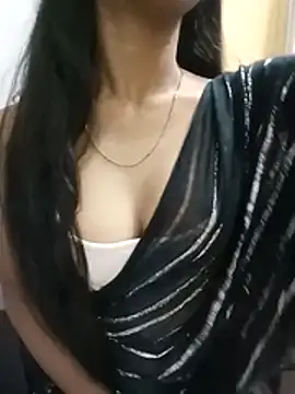 Snapshot of Roja__ chatting on December 2025 09:47:02 AM Roja online show from December 2025 09:47:02 AM