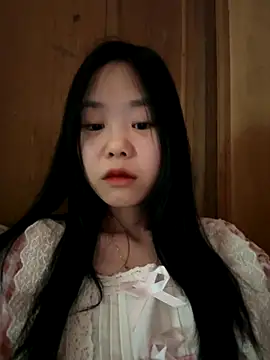 Snapshot of Kiee-lee chatting on November 2025 06:57:01 AM Kiee-lee online show from November 2025 06:57:01 AM