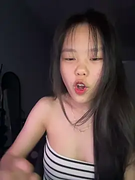 Kiee-lee online show from April 2026 01:33:02 PM