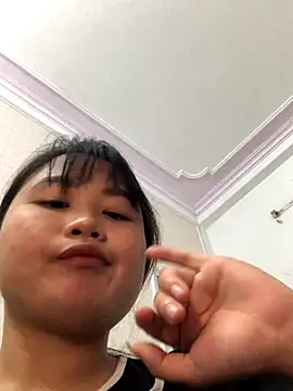 Snapshot of dovia-ba chatting on December 2025 01:04:02 AM dovia-ba online show from December 2025 01:04:02 AM