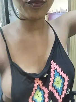 Simran 0011 online show from May 2026 11:06:02 AM