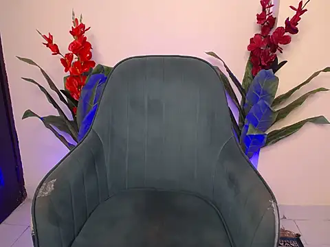 Snapshot of Husan-e-Jasmine chatting on December 2025 04:58:01 PM Husan-e-Jasmine online show from December 2025 04:58:01 PM