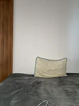 Snapshot of Herminoyouu chatting on April 2026 07:15:02 AM Herminoyouu online show from April 2026 07:15:02 AM