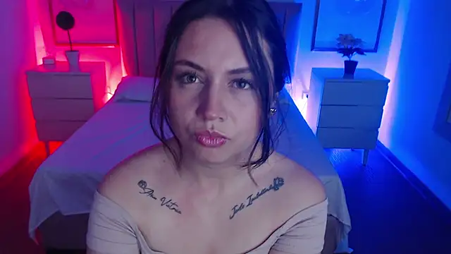 Snapshot of Alice_Sinclair_ chatting on December 2025 12:14:01 PM Alice Sinclair online show from December 2025 12:14:01 PM