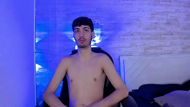 Snapshot of Emir_Ozan_ chatting on December 2025 11:28:02 AM Emir Ozan online show from December 2025 11:28:02 AM