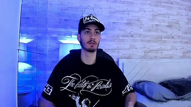 Snapshot of Emir_Ozan_ chatting on January 2026 11:36:02 AM Emir Ozan online show from January 2026 11:36:02 AM