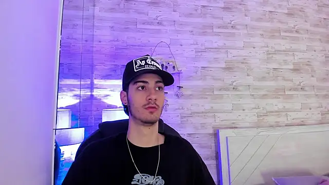 Snapshot of Emir_Ozan_ chatting on January 2026 11:25:01 AM Emir Ozan online show from January 2026 11:25:01 AM