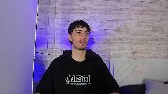 Snapshot of Emir_Ozan_ chatting on February 2026 06:12:02 PM Emir Ozan online show from February 2026 06:12:02 PM