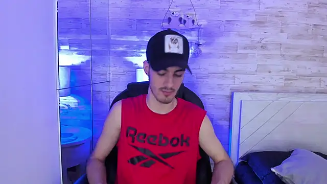 Snapshot of Emir_Ozan_ chatting on February 2026 07:40:01 PM Emir Ozan online show from February 2026 07:40:01 PM