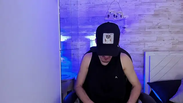 Snapshot of Emir_Ozan_ chatting on February 2026 06:57:01 PM Emir Ozan online show from February 2026 06:57:01 PM