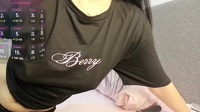 Snapshot of Nari_Jin chatting on December 2025 04:11:01 PM Nari Jin online show from December 2025 04:11:01 PM