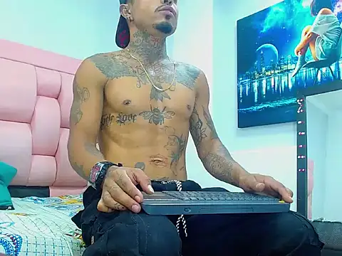 Snapshot of Hot_Latino_x chatting on February 2026 12:48:02 PM Hot Latino x online show from February 2026 12:48:02 PM