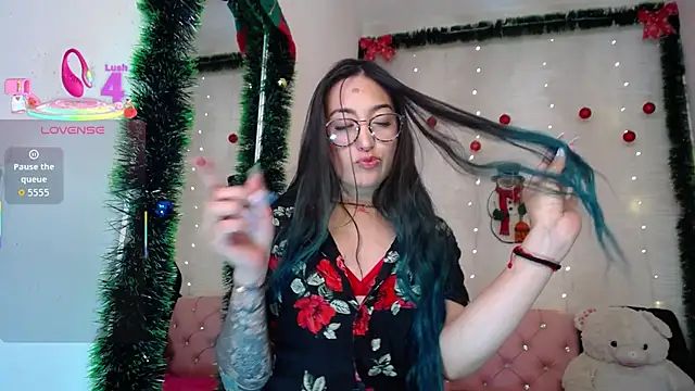 Snapshot of LunaAponte chatting on December 2025 02:49:01 AM LunaAponte online show from December 2025 02:49:01 AM