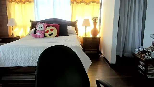 Charlotte-Willson online show from March 2026 04:20:01 PM