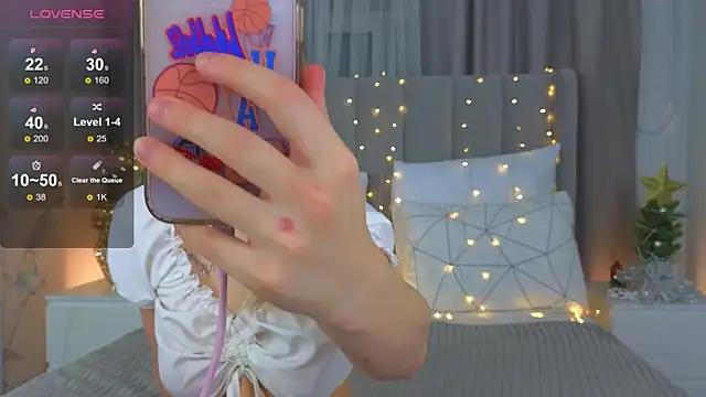 LyraTate online show from December 2025 01:22:02 AM