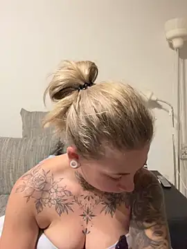 Antoniia69 online show from December 2025 12:08:01 AM