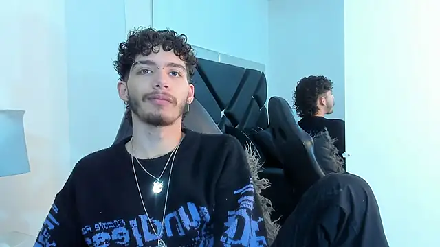 Snapshot of JojoBraando chatting on November 2025 10:45:02 PM JojoBraando online show from November 2025 10:45:02 PM