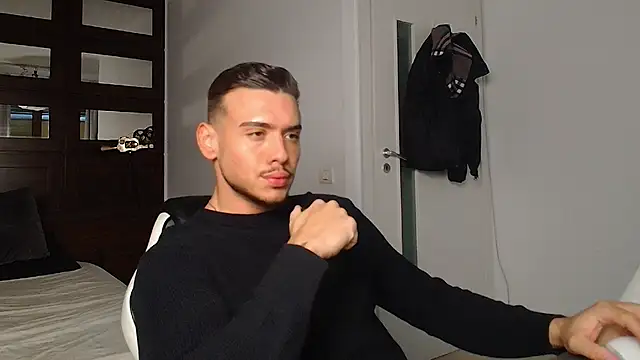 ElijahThorne online show from January 2026 06:06:02 AM