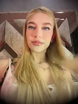 valeryfox   online show from April 2026 01:29:02 AM